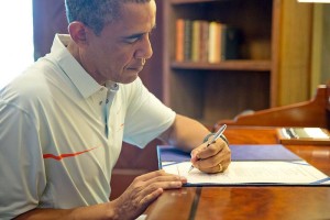 800px-President_Obama_signing_the_Bipartisan_Budget_Act_of_2013