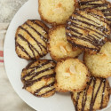 Visit: Recipe: The Best Vanilla and Almond Macaroons Image for Recipe: The Best Vanilla and Almond Macaroons